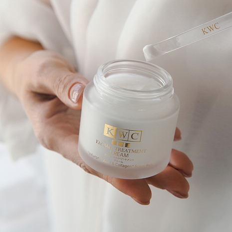 KWC Суперобогащенный восстанавливающий крем для лица