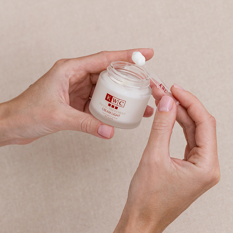 KWC Легкий крем для лица 