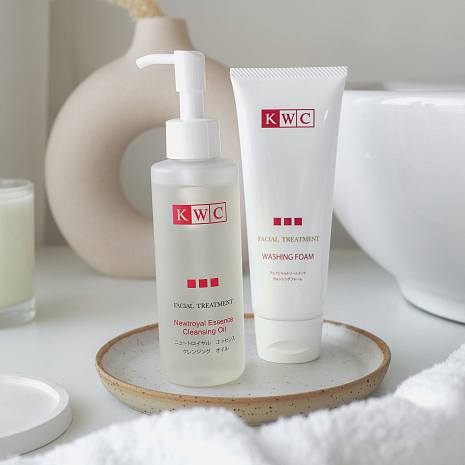 KWC Двойное очищение №1: очищающее масло + пенка для умывания
