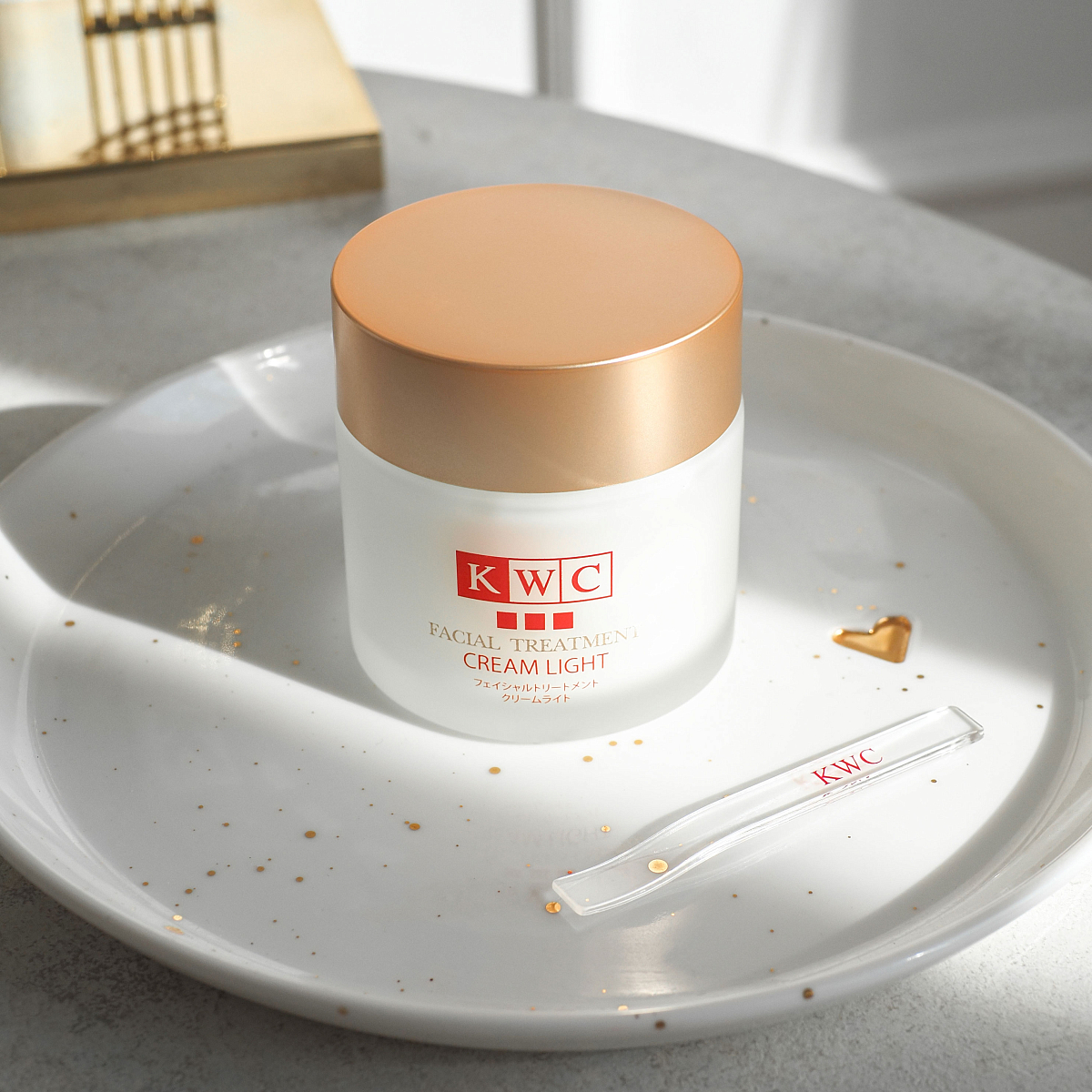 KWC Легкий крем для лица 