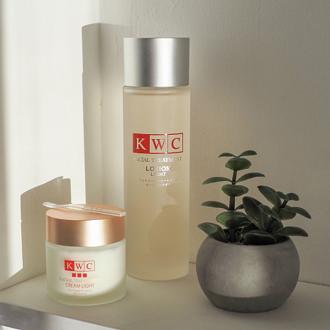 KWC Легкий лосьон для лица