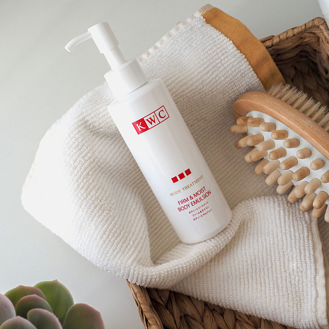 KWC Укрепляющая и увлажняющая эмульсия для тела